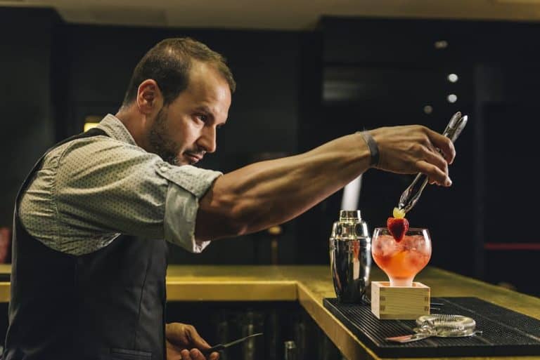 trovare-lavoro-come-barman-le-opportunita-per-i-piu-qualificati